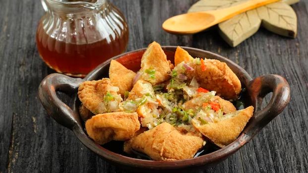 Tahu Gejrot Jadi Makanan Favorit Dubes Inggris untuk Indonesia