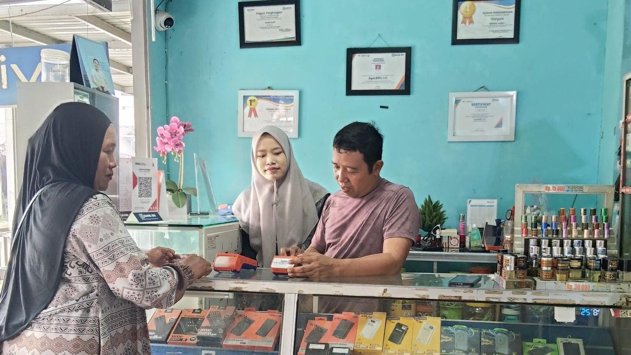 BRILink Agen Ijay Dekatkan Bantuan Sosial kepada 2.000 Penerima Manfaat di Kalsel