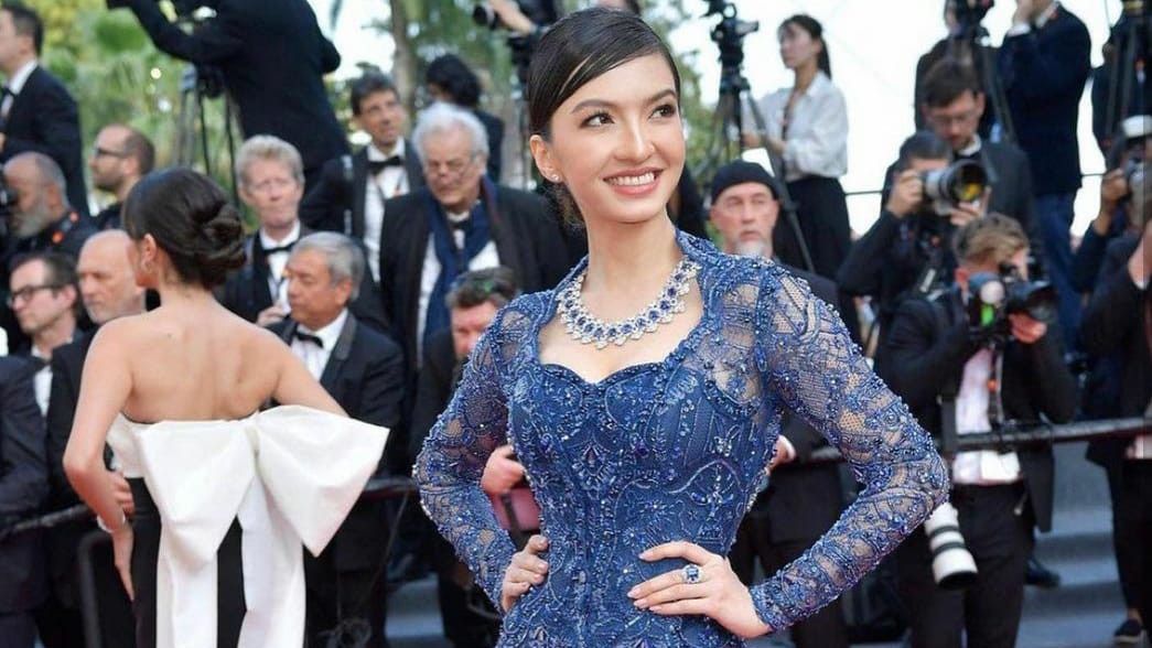 Hadir di Cannes Film Festival 2023, Raline Shah Tampil Menawan Kenakan Kebaya
