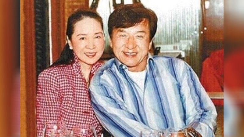 Hengkang dari Perusahaan Sang Istri, Jackie Chan Diisukan akan Bercerai