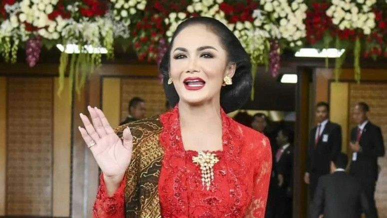 Krisdayanti-Kresna Daftar Pilkada Kota Batu pada Hari Kedua, Akan Jalan Kaki Menuju KPU