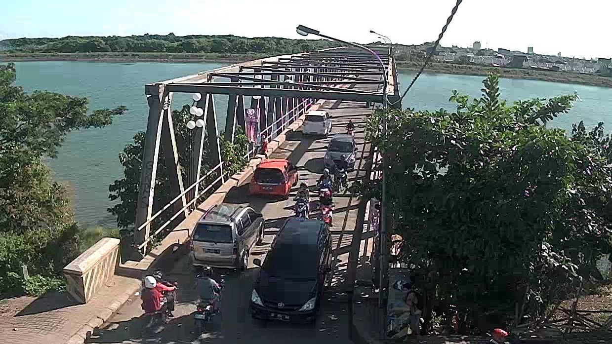Biang Kemacetan, Perbaikan Jembatan Barombong Masih Menunggu Tender