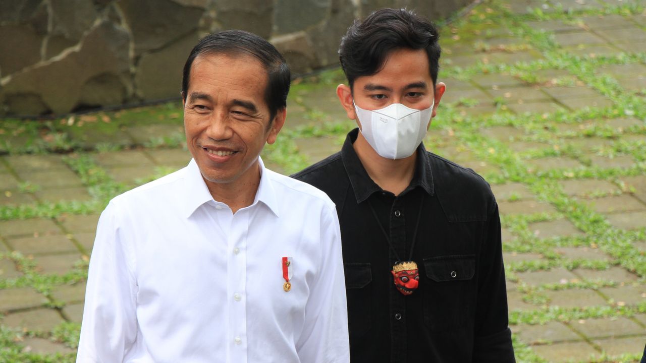 Ogah Tanggapi Kerja Gibran di Solo, Jokowi: Tugasku Banyak Sekali..