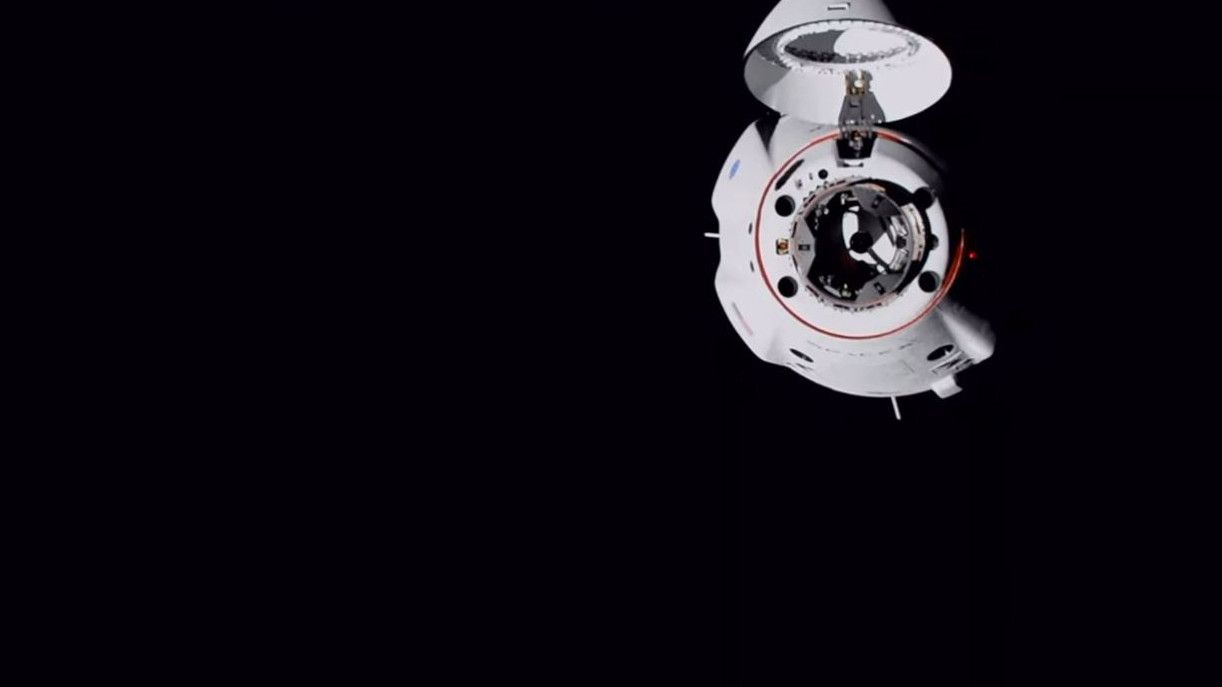 Mesin Kapsul Pertama SpaceX Berhasil 'Mendarat' di Stasiun Luar Angkasa