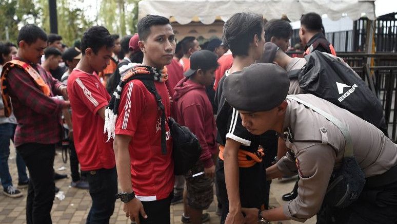 3.286 Personel Polri Siap Amankan Pertandingan Liga 1 Persija Jakarta Vs PSM Makassar di Stadion GBK Sore Ini