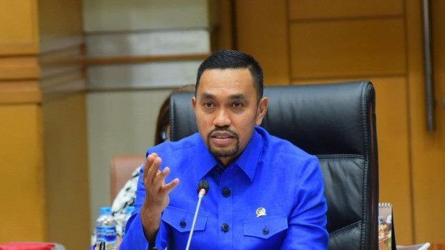 Imigrasi Tindak Tegas WNA Langgar Prokes, DPR: Peringatan untuk Turis Asing Agar Tak Sepelekan Aturan di Indonesia
