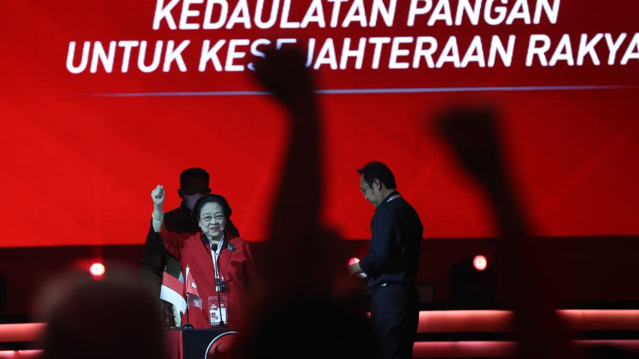 Momen Megawati Coba Bikin Pantun: Jangan Gentar Diterjang Badai, karena Pasti Berlalu