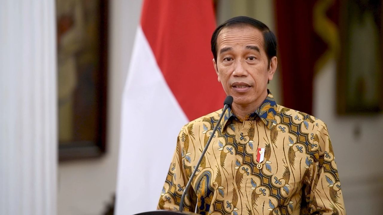 Jokowi Ungkap Alasan Tak 'Lockdown' RI: Semi Saja Semuanya Sudah Menjerit