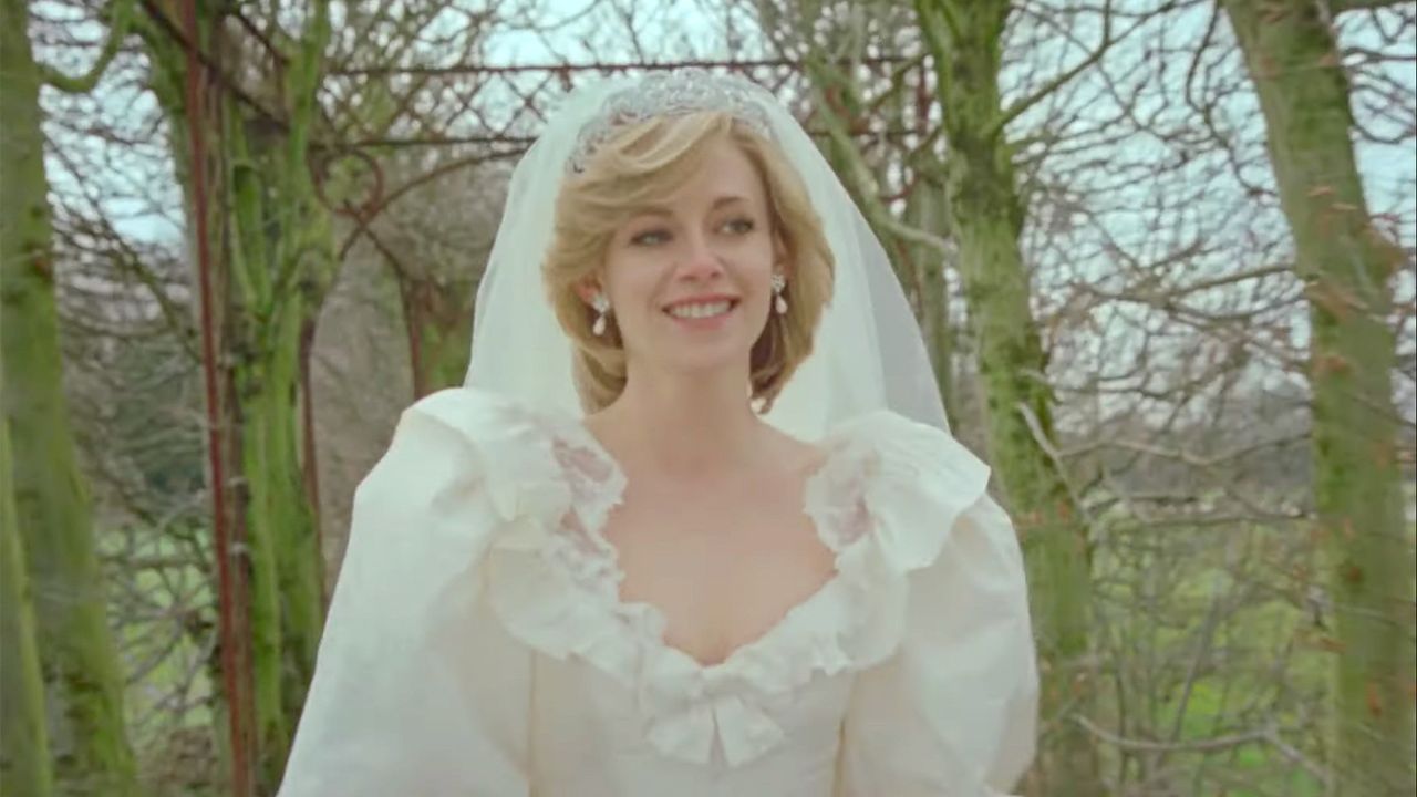 Rasakan Hawa Magis saat Kenakan Gaun Putri Diana di Film Spencer, Kristen Stewart: Menyeramkan!