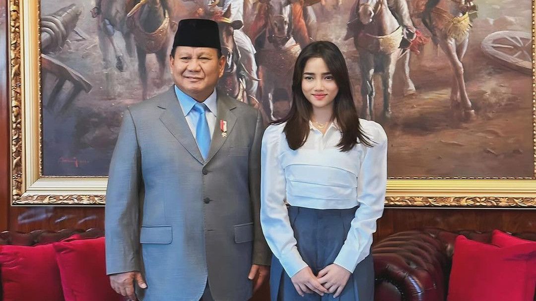 Pamer Makan Siang Bareng Prabowo Subianto, Fuji Langsung Dipertanyakan Soal Prestasinya