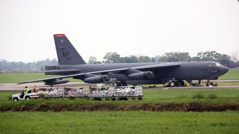 Cegat Bomber B-52 Milik AS, Pilot Pesawat Tempur China Pamer Atraksi Buruk: Tidak Profesional
