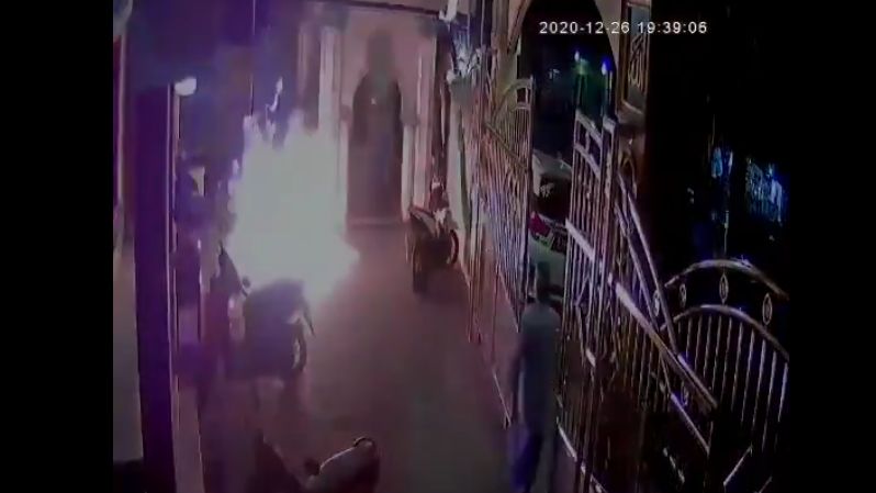 Polisi Dalami Motif Pelemparan Bom Molotov ke Masjid Cengkareng