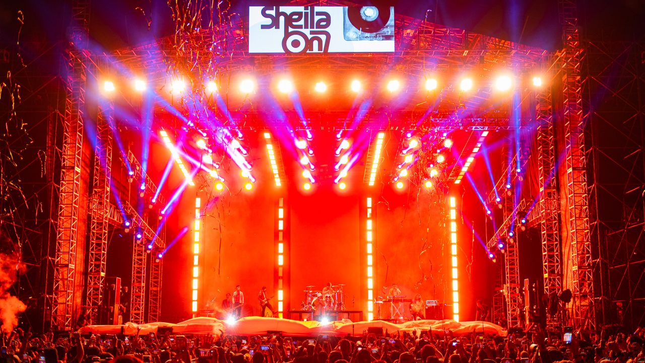 Sheila On 7 Pukau 25.000 Penonton, Duta Tak Kuasa Menahan Air Mata di Konser Tunggu Aku di Jakarta