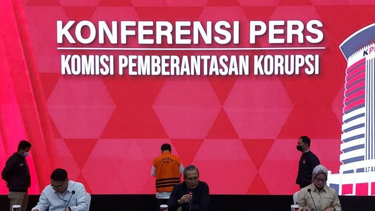 KPK Tahan Tersangka Dirut PT Sriwijaya Mandiri Sumsel Sarimuda Kasus Korupsi Pengangkutan Batu Bara