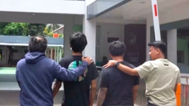 Kedapatan Simpan Ribuan Ekstasi, Dua Pemuda di Jaksel Diciduk Polisi