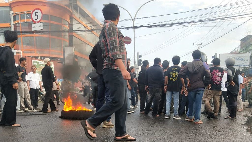 Jurnalis di Bulukumba Dipukuli Usai Rekam Aksi Brutal Polisi ke Demonstran, Ngeri!