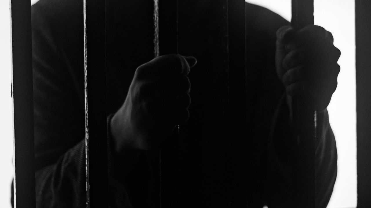 Guru Honorer Ditahan Usai Nyambi Kerja dan Dituduh Korupsi, Jaksa di Probolinggo Disorot