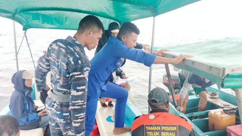 Cegah Aktivitas Ilegal, TNI AL Patroli di Kawasan Konservasi Fakfak