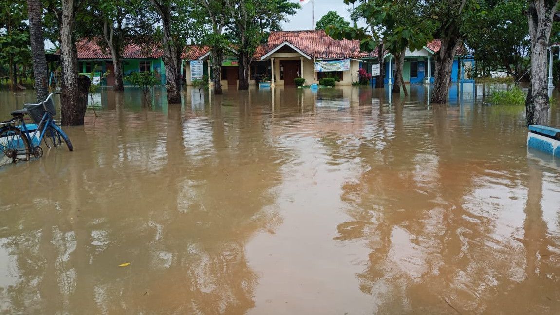 Banjir di Pekalongan, Ribuan Pengungsi Butuh Logistik dan Makanan