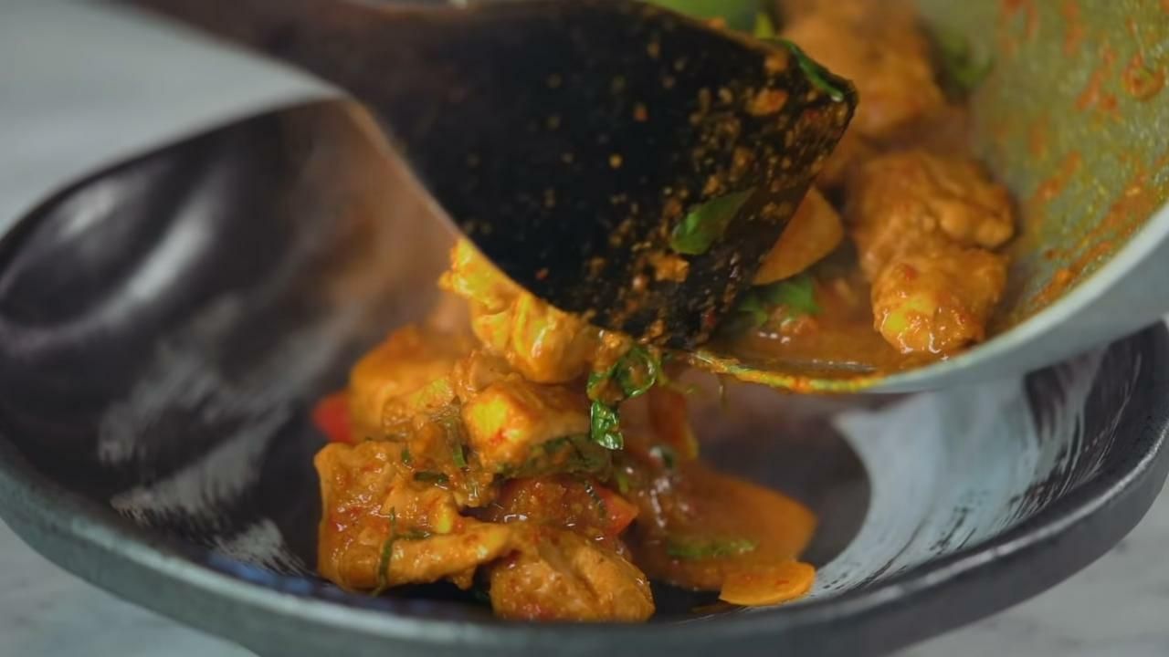 Ayam Woku ala Chef Juna (Foto: YouTube/Wilgoz Kitchen)