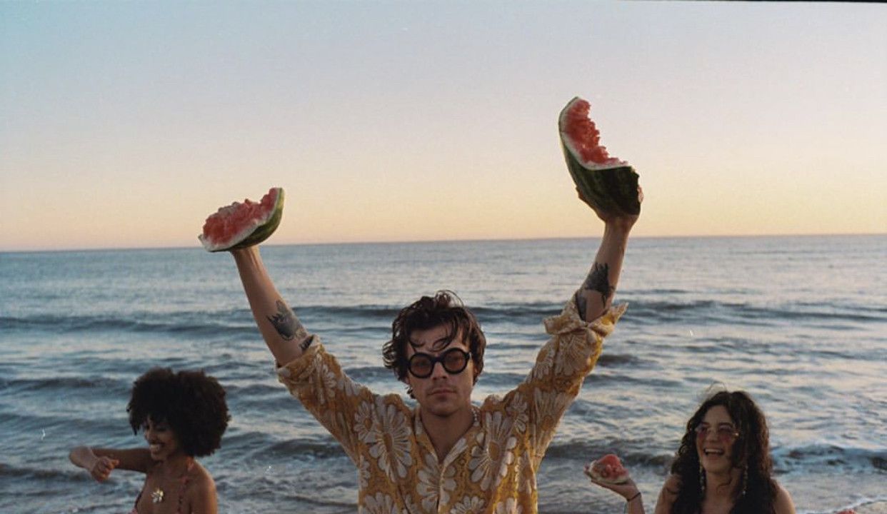 Watermelon Sugar Harry Styles Rajai Tangga Lagu Hot 100