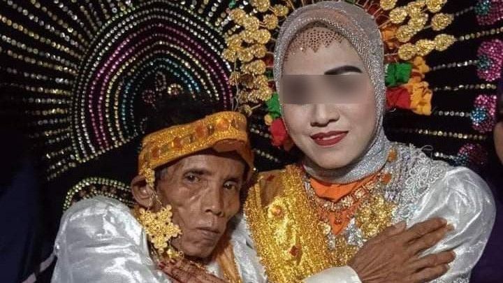 Diawali Bercanda, Kemesraan Kakek 59 Tahun yang Nikahi Anak Remaja Viral di Sulsel