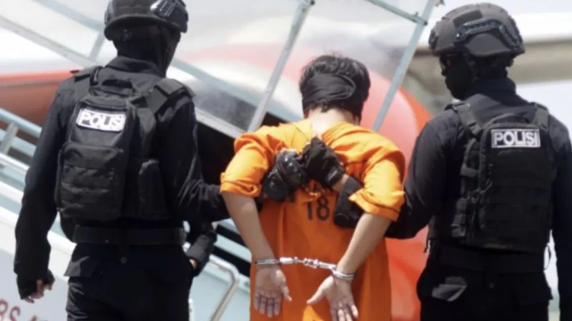 Densus 88 Antiteror Polri Tangkap 4 Teroris Pendukung ISIS di Sumatra