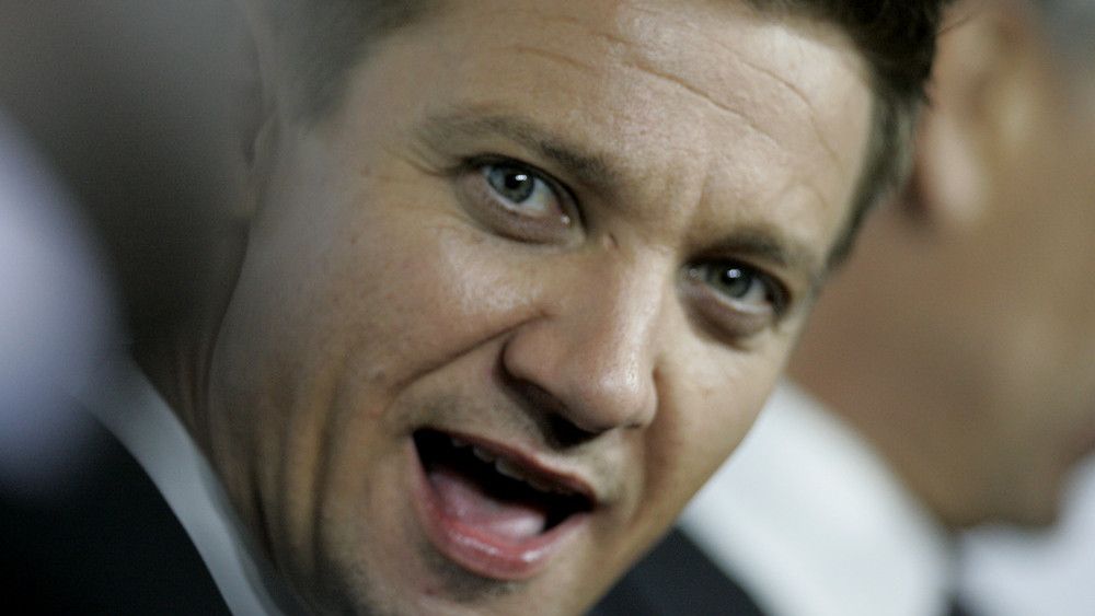 Parahnya Kondisi Jeremy Renner Usai Ditabrak Alat Pembajak salju, 30 Tulangnya Patah