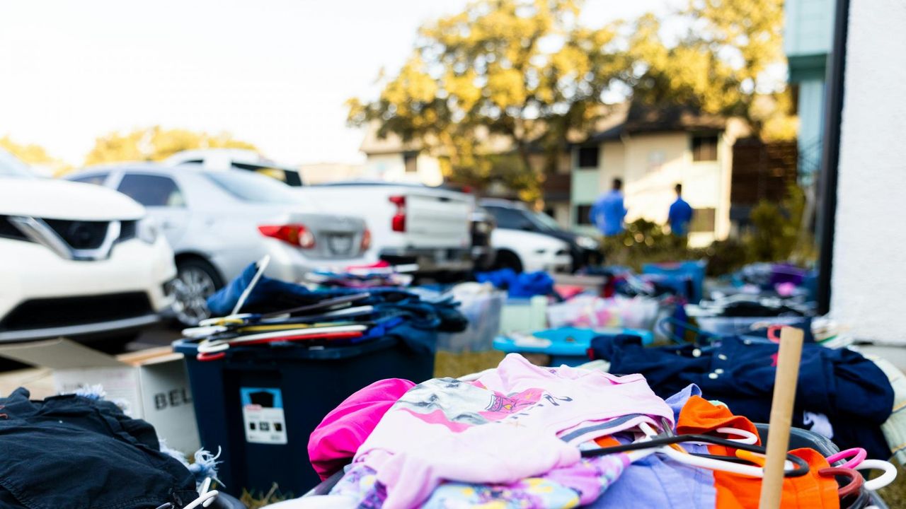  Ilustrasi Garage Sale (pexels/Caleb Oquendo)