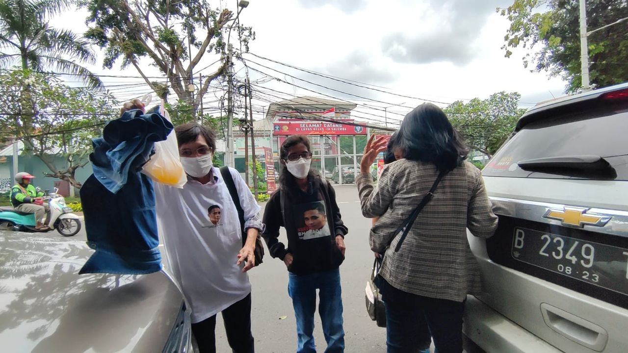 Pendukung Sambut Kedatangan Richard Eliezer di Lapas Salemba Jakarta