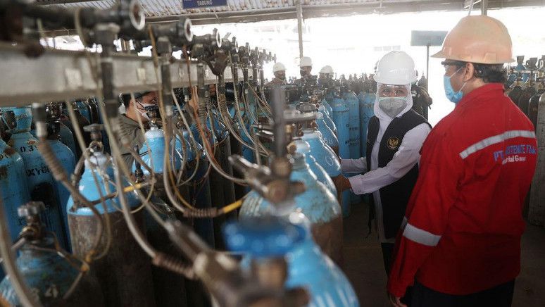 Gubernur Khofifah: RS Harus Proaktif Isi Tabung Oksigen ke Pabrik