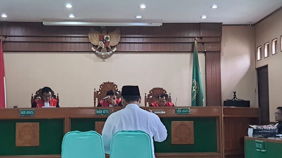 Kuasa Hukum Gus Nur Minta Sidang Dibatalkan karena Tak Bisa Hadirkan Ijazah Asli Jokowi