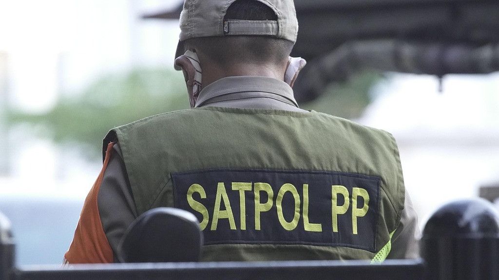 Kemarin Lima Mobil Mewah Terobos CFD Jakarta, Satpol PP Kena Semprot