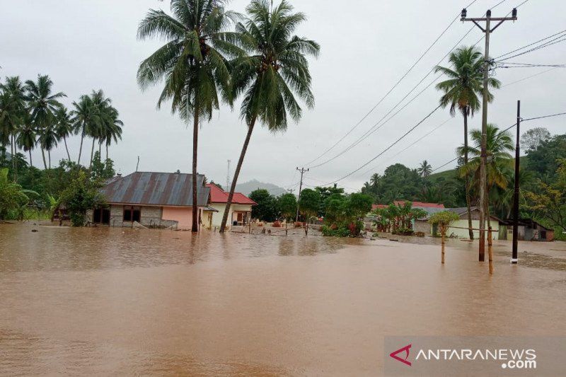 Banjir Rendam Tiga Desa di Tomilito Gorontalo Utara