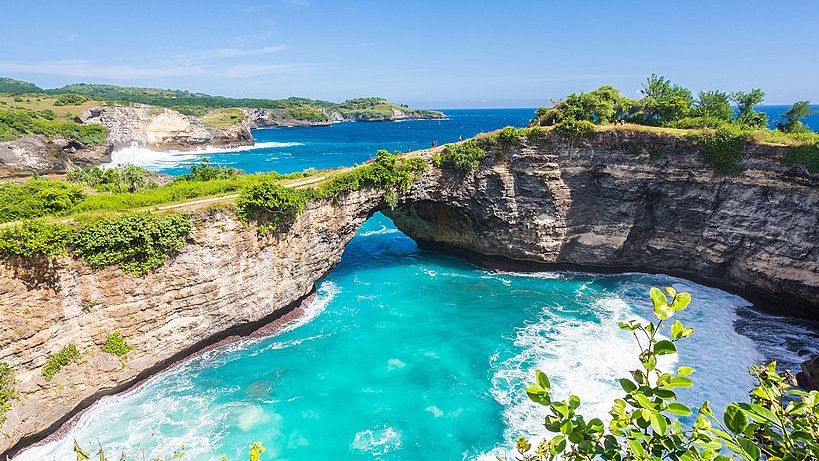 Pembangunan Vila Milik Bule Rusak Tebing Nusa Penida, Kades Lembongan Bali Marah