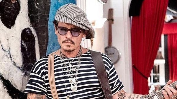 Johnny Depp Resah Banyak Akun Palsu Beredar di Medsos, Fan Diimbau Waspada