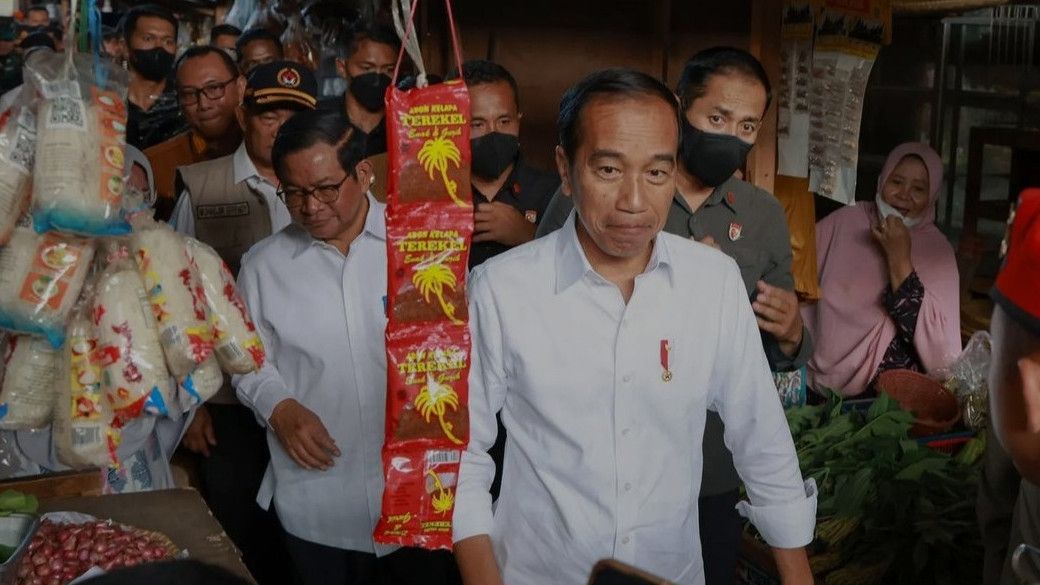Jokowi Pastikan Kebutuhan Pokok Jelang Idul Fitri Masih Terkendali Meski Harga Tinggi