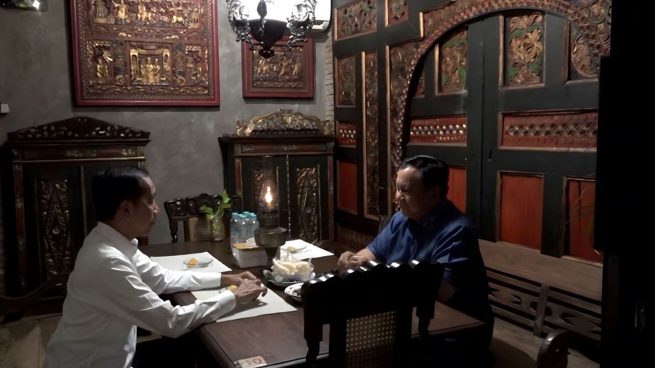 Mampir ke Solo Temui Jokowi, Prabowo Diajak Makan Angkringan