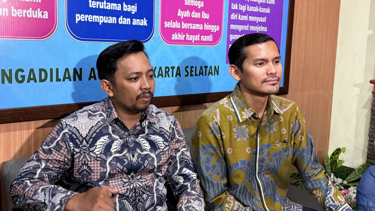 Raisa dan Hamish Daud Kompak Absen di Sidang Perdana, Manggung Tetap Jalan