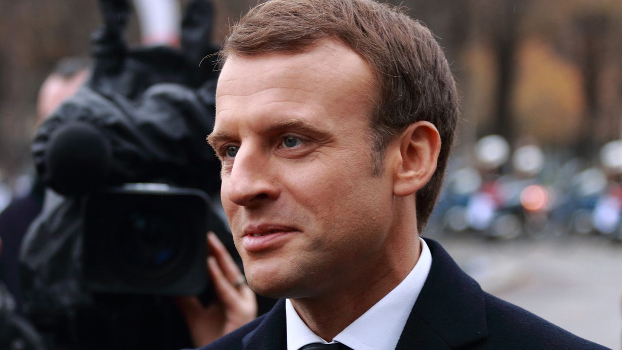 Presiden Prancis Macron Selidiki Influencer yang Sebut Istrinya Adalah Lelaki
