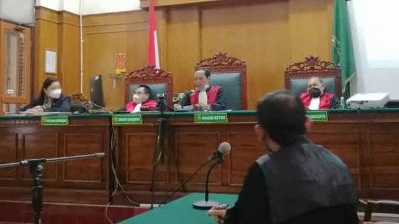Kasus Fetish Kain Jarik, Gilang 'Bungkus' Divonis 5 Tahun 6 Bulan Penjara