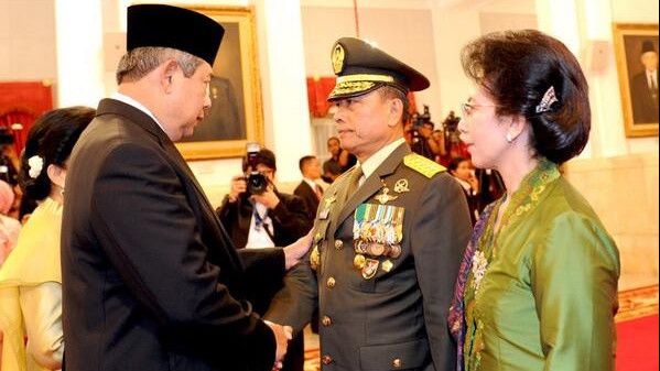 Beredar Foto Moeldoko dan SBY Semasa Masih Menjadi TNI, Warganet Bilang Begini