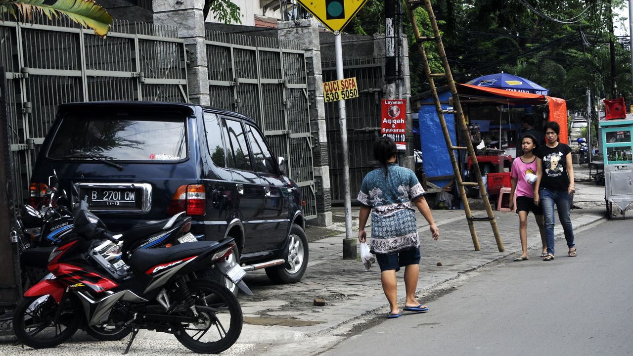 Trotoar Jadi Lahan Parkir, PKS Kritik Pemkot Medan: Sudah Lama, Tak Ada Penindakan