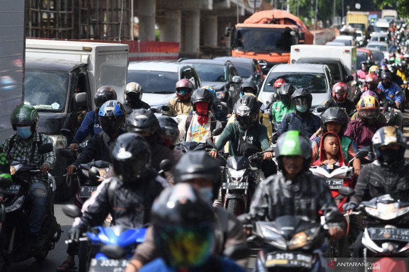 Kian Hari Jumlah Motor di Jalanan Jakarta Dikeluhkan, Tepatkah Ganjil-Genap Diberlakukan?