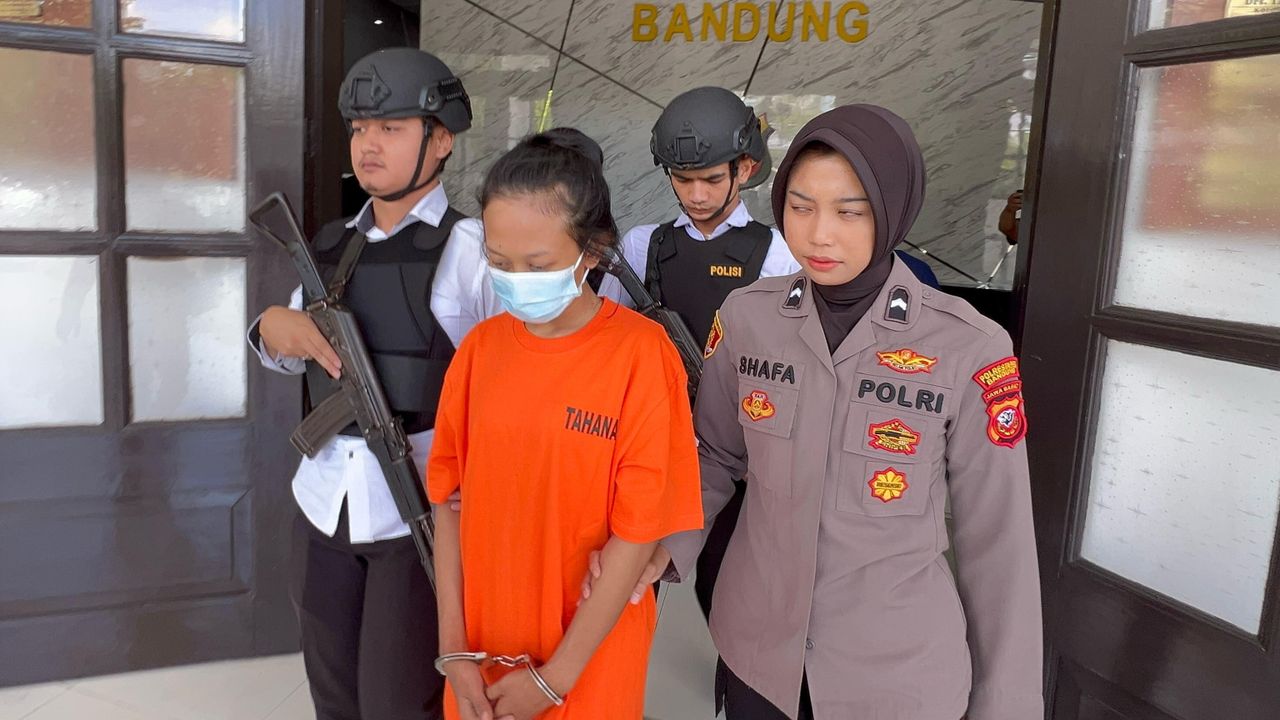 Cemburu Pacar Tak Mau Tukar Pasangan, Perempuan di Bandung Tusuk Leher Pacar Sesama Jenisnya hingga Tewas