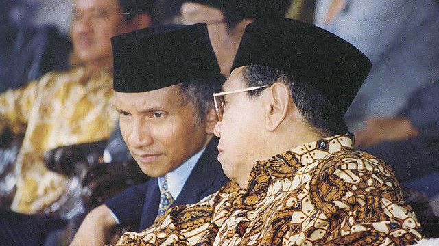 Dituding Jadi Aktor Utama Lengsernya Gus Dur dari Kursi Presiden, Amien Rais: Masa Saya Seorang?