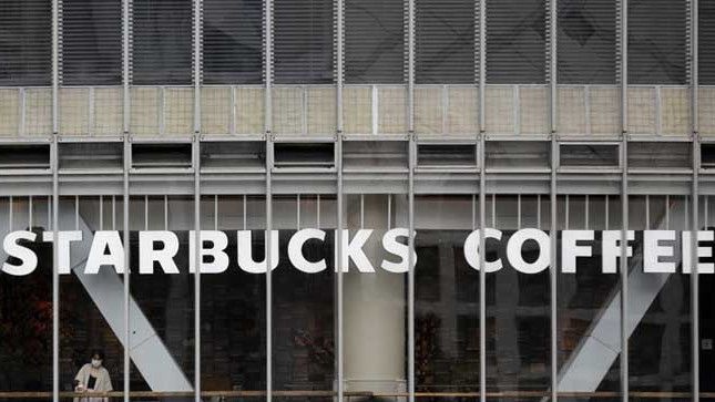 Disebut Mengandung Kaca, 300 Ribu Botol Starbucks Ditarik dari Pasaran