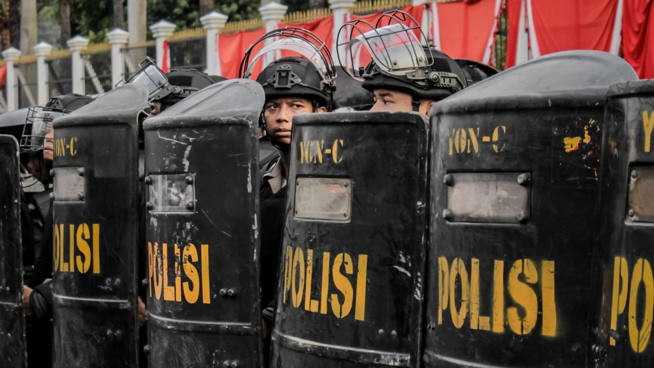 Ribuan Aparat Gabungan Jaga DPR yang Didemo Hari Ini