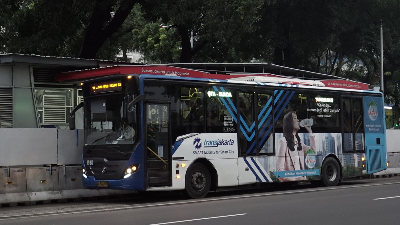 Waktu Menunggu TransJakarta Makin Lama, Pramono: Ini Musim Hujan