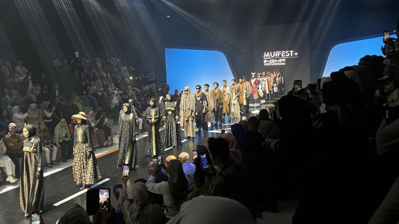 9 Jenama Lokal Tampilkan Parade Wastra Nusantara dalam Balutan Modest Fashion di MUFFEST+ 2024